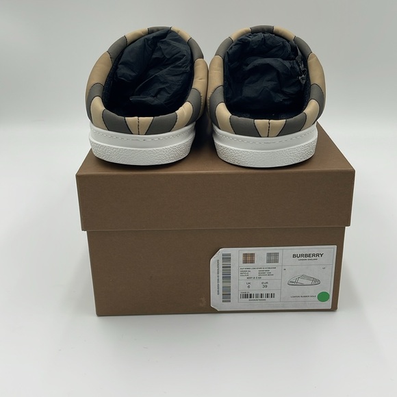 Burberry archive beige size 39 brand new inbox slip on - Picture 3 of 14